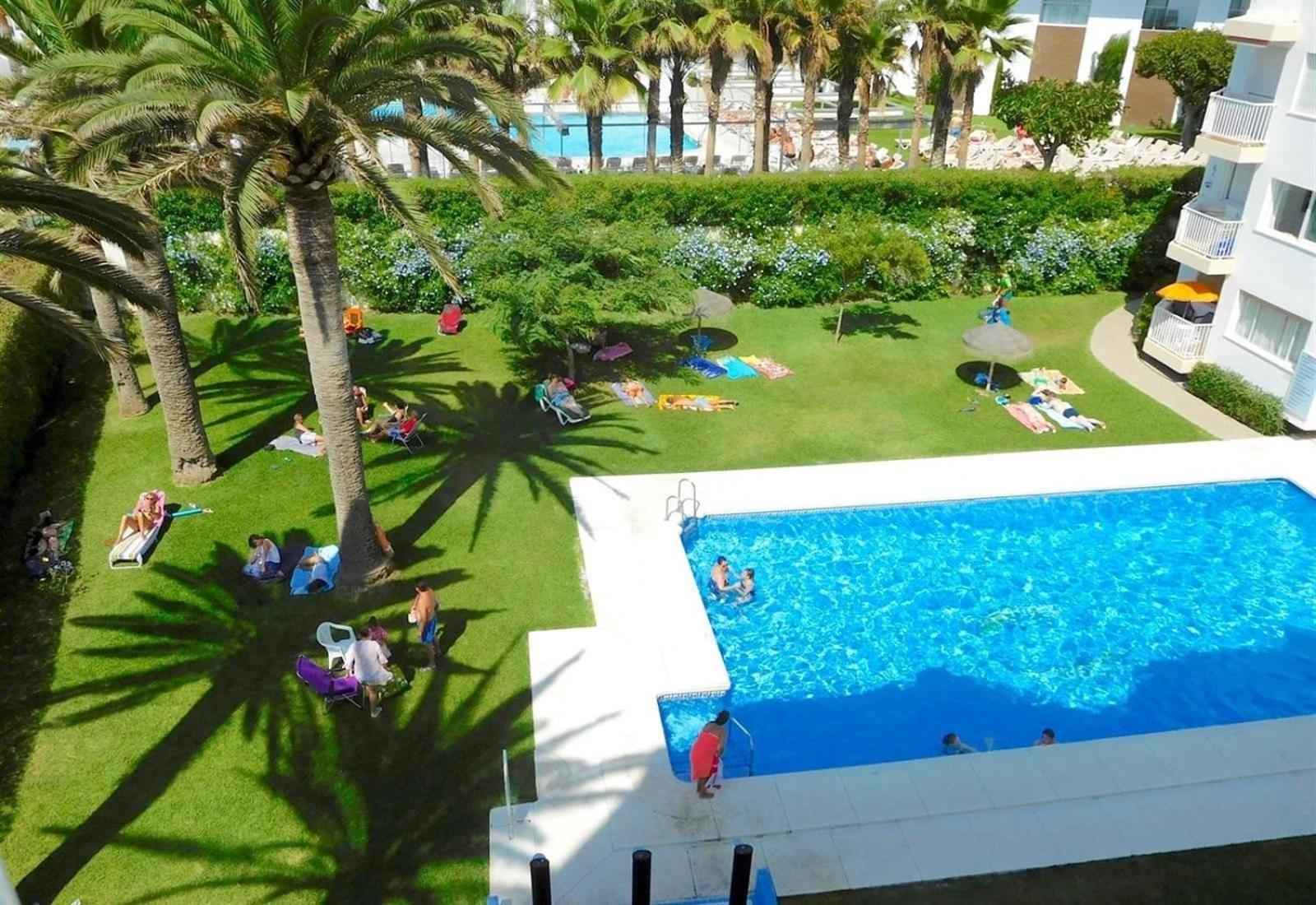 Super Front Line Modern New Apartm Nerja Extérieur photo